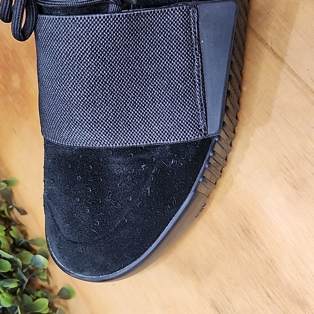 Adidas Yeezy Boost 750 Triple Black | Size: 9 Mens | Black - Picture 9 of 11